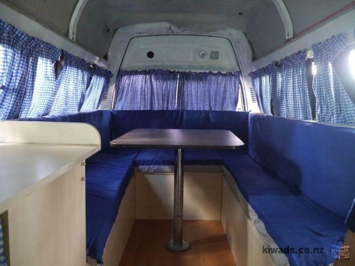 Economisez de l'argent avec ce camping-car (camper van) Toyota Hiace entièrement équipée, 1991