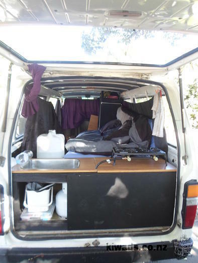 TOYOTA HIACE – 282 000kms – 3 SEATS – PETROL 2.0 - 4 500 $