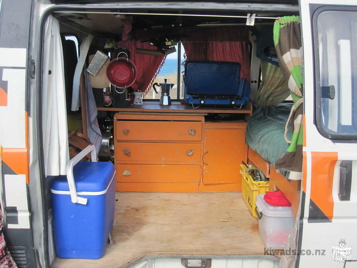 Van Toyota Hiace fully equipped!